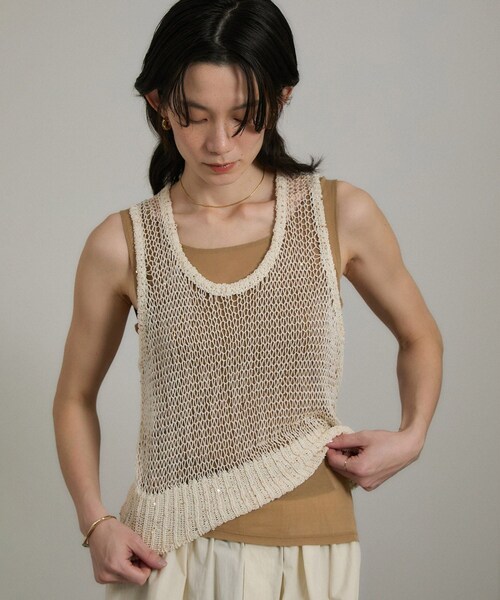 ADAM ET ROPE'(アダムエロペ)の「シアーコントラストカップ付きタンク(タンクトップ・レディース・ベージュ・F)」の10枚目の写真