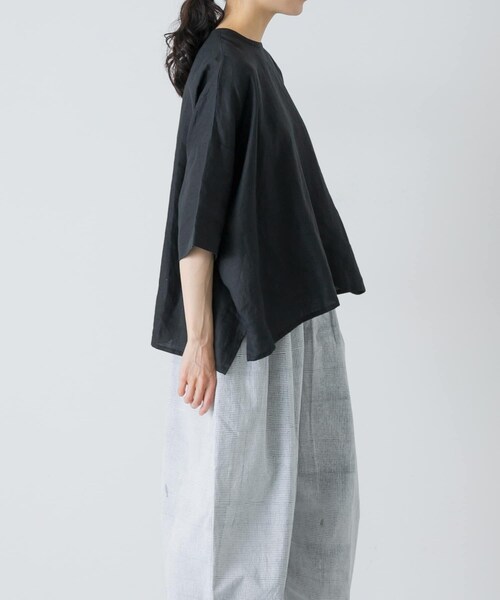 かぐれ（カグレ）の「リネンクルーネック半袖シャツ（シャツ/ブラウス・レディース・OFF/BLACK/ROYAL BLUE・Free）」の18枚目の写真