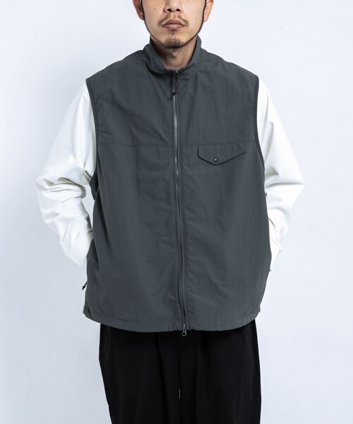 EKAL（エカル）の「『UR TECH』ナイロンタッサーベスト（テーラードジャケット・メンズ・ネイビー/グラファイト・M/L）」の7枚目の写真