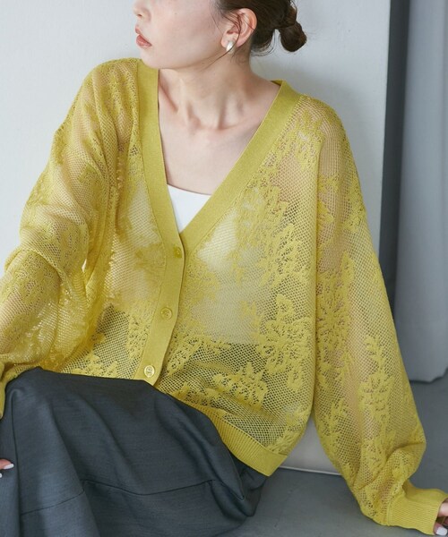 ROPE' PICNIC（ロペピクニック）の「透かし編み花柄Vネックカーディガン（カーディガン/ボレロ・レディース・オフホワイト/ブラウン/ブルー系/カラシ・38）」の4枚目の写真