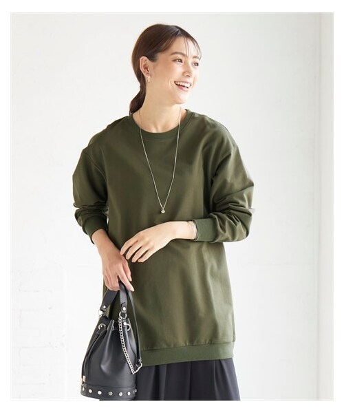 nissen（ニッセン）の「＜大きいサイズ＞綿１００％ゆったりロング丈トレーナー（チュニック・レディース・黒/杢チャコールグレー/モカブラウン/ブルーグレー/セージグリーン/ラテホワイト/ラベンダー/スモークカーキ/ベイクドオレンジ/ピンク/フィッシャーピンク/シトラスイエロー/ナイルグリーン/グレーベージュ/レッド/杢グレー/ブリックオレンジ・L/LL/3L/4L/5L/6L/8L/10L）」の11枚目の写真