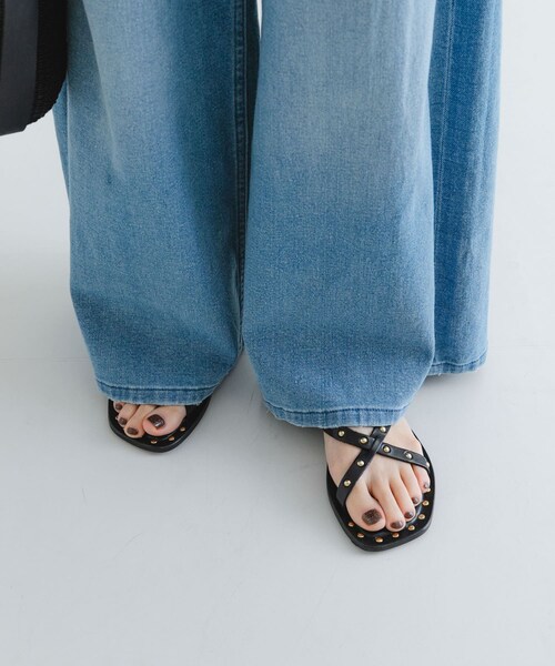URBAN RESEARCH（アーバンリサーチ）の「CORSO ROMA, 9　STUDS SANDAL（サンダル・レディース・BLACK・36/37/38）」の3枚目の写真