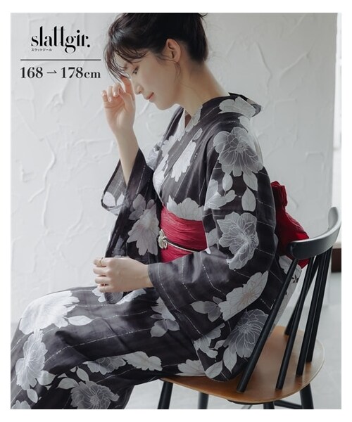 nissen（ニッセン）の「高身長　花柄ゆかた２点セット（ゆかた＋へこ帯）（トールサイズ）（浴衣・レディース・アイボリー系/黒系・MTT・LTT）」の2枚目の写真