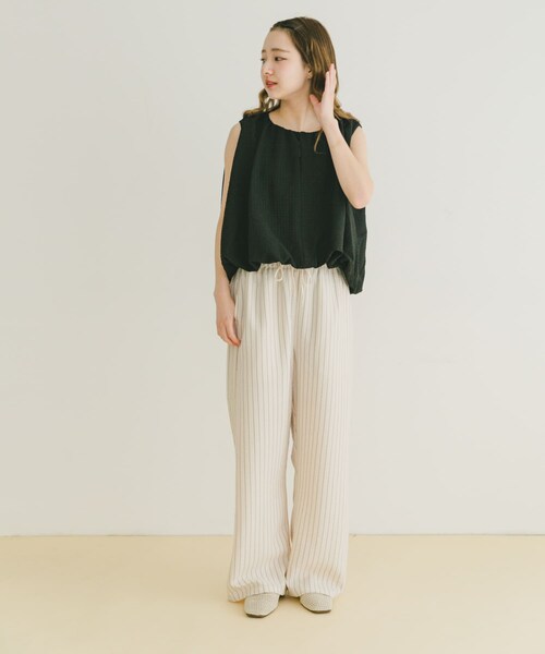 ITEMS URBANRESEARCH（アイテムズ アーバンリサーチ）の「バルーンスリーブノースリブラウス（シャツ/ブラウス・レディース・OFF/OFF×BLK/BLK・FREE）」の20枚目の写真