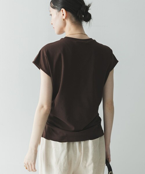 URBAN RESEARCH(アーバンリサーチ)の「サイドギャザーカットソー(Tシャツ/カットソー・レディース・OFF WHITE/BLACK/BROWN・Free)」の21枚目の写真