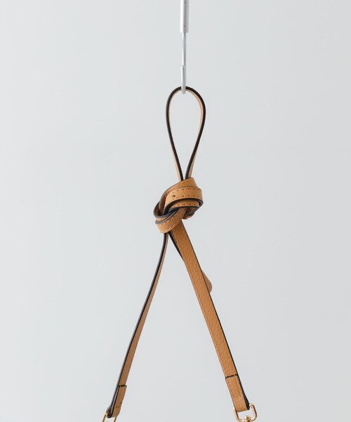 RODE SKO（ロデスコ）の「縦型フラップポシェット（ショルダーバッグ・レディース・BLKxCML/BEGxCML/GRAYxSAX・One）」の5枚目の写真