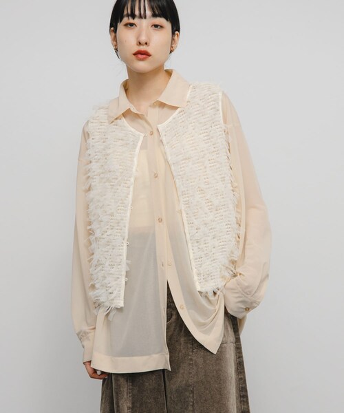 KBF（ケイビーエフ）の「チュールフリンジトップス（ベスト・レディース・IVORY/BLACK・one）」の5枚目の写真