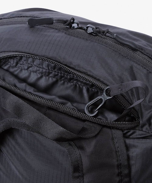 URBAN RESEARCH DOORS(アーバンリサーチドアーズ)の「THE NORTH FACE MAYFLY PACK 22(バックパック/リュック・レディース・Kブラック/CLクレイグレー/RIリバーアイス/SEスネークアイ・One)」の8枚目の写真