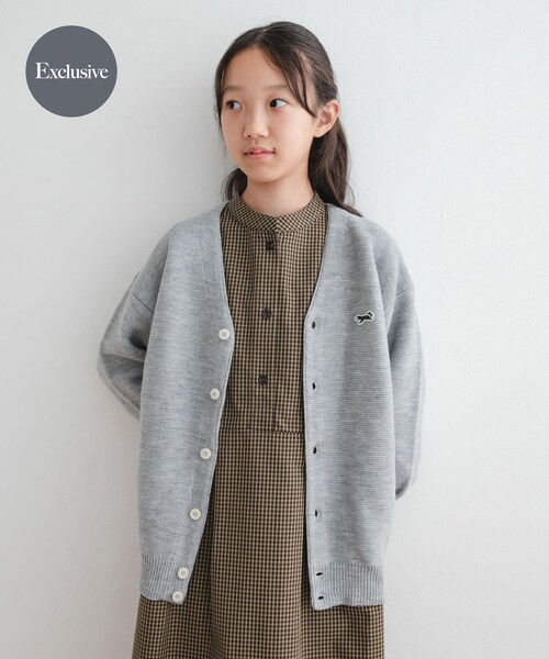 URBAN RESEARCH DOORS(アーバンリサーチドアーズ)の「『WEB/一部店舗限定』『別注』PENNEYS×DOORS THE FOX Vネックカーディガン(KIDS)(カーディガン/ボレロ・キッズ・RED/BLUE/TOP GRAY・150)」の1枚目の写真