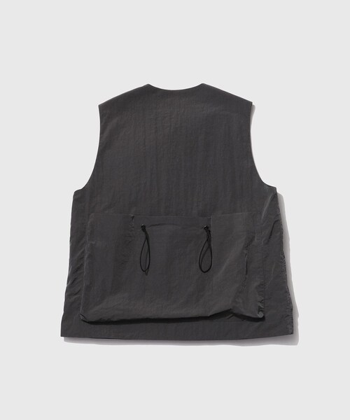 ADAM ET ROPE'（アダムエロペ）の「【Toogood/トゥーグッド】THE ROPER GILET（ベスト・メンズ・スミクロ・L/M/S）」の13枚目の写真