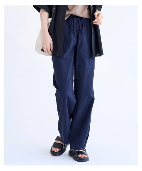 nissen（ニッセン）の「綿混スラブちょいゆるストレートパンツ（ゆったりヒップ）＜大きいサイズ有＞（パンツ・レディース・ナチュラルベージュ/ネイビー/オフホワイト/カーキ/チャコール・L/LL/3L/4L/5L/6L/8L/10L/S/M）」の9枚目の写真