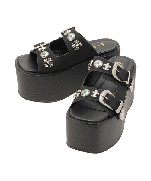 EVRIS（エヴリス）の「コンチョデザインプラットフォームサンダル（その他シューズ・レディース・ホワイト/ブラック/ミックス・S/M/L）」の5枚目の写真