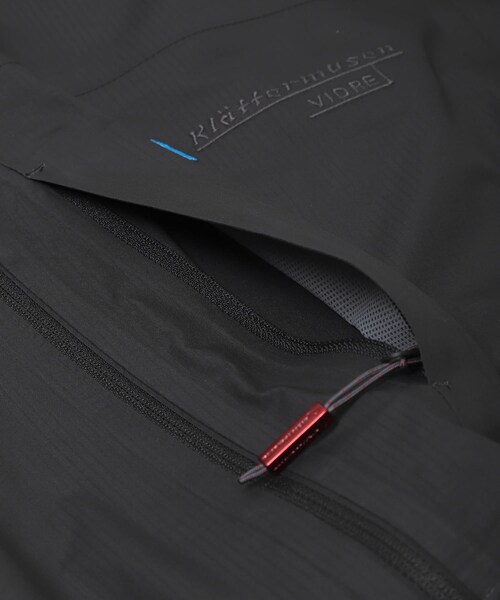 EKAL（エカル）の「KLATTERMUSEN　VIDRE HOOD JACKET MS（ブルゾン・メンズ・BLACK・M/L）」の5枚目の写真