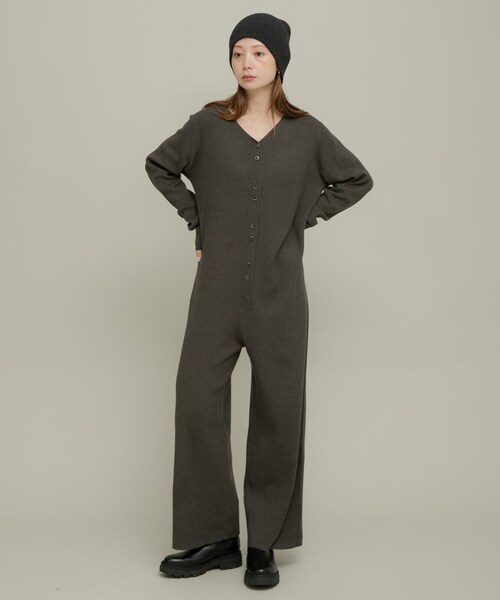 URBAN RESEARCH Sonny Label（アーバンリサーチサニーレーベル）の「ニットオールインワン（つなぎ/オールインワン・レディース・チャコール/ベージュ・36/38）」の6枚目の写真