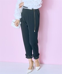 marun | ＜大きいサイズ＞異素材フリル裾パール調テーパードパンツ　marun(その他パンツ)