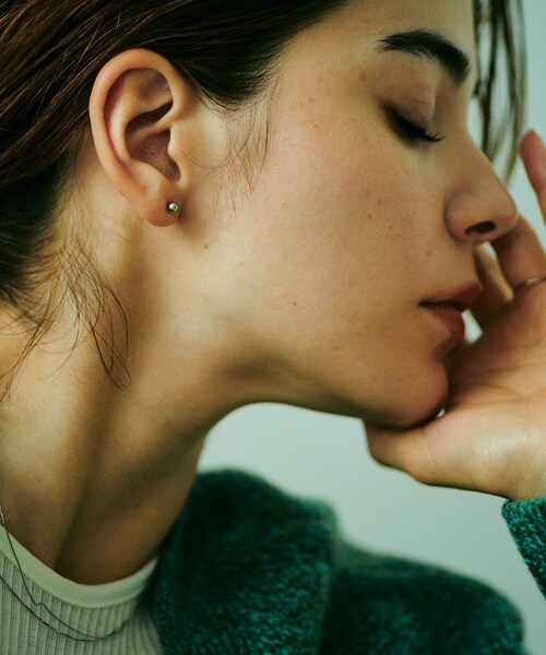 ROPE'（ロペ）の「【Mimi】R（ロペ アール）PT プレーンスタッドピアス（ピアス（両耳用）・レディース・シルバー系・F）」の6枚目の写真
