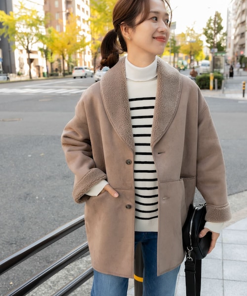 URBAN RESEARCH DOORS（アーバンリサーチドアーズ）の「フェイクムートンミドルコート（ムートンコート・レディース・GREGE/BEIGE・M）」の3枚目の写真