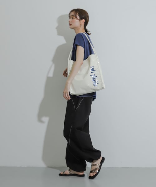 SENSE OF PLACE by URBAN RESEARCH（センスオブプレイスバイアーバンリサーチ）の「エナメルトートバッグ（トートバッグ・レディース・IVORY/BLACK/BEIGE・one）」の9枚目の写真