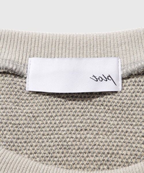 ADAM ET ROPE'(アダムエロペ)の「【TOLQ/トルク】Knit Sweat Shirts(スウェット・メンズ・グレー・3/4)」の8枚目の写真