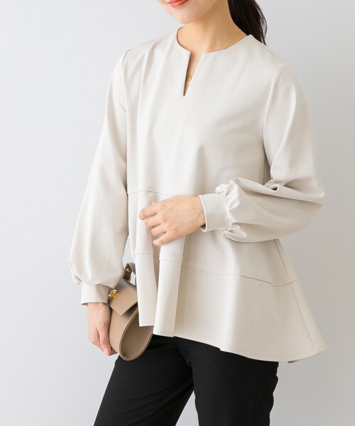 URBAN RESEARCH ROSSO（アーバンリサーチロッソ）の「F by ROSSO　ペプラムカットプルオーバー（Tシャツ/カットソー・レディース・ECRU/BLACK・FREE）」の5枚目の写真