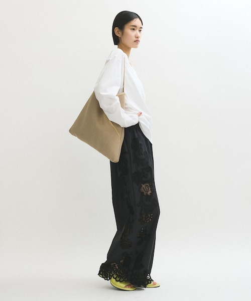 ADAM ET ROPE'(アダムエロペ)の「メッシュワンショルダーバッグ(ショルダーバッグ・レディース・ブラック/ベージュ・F)」の5枚目の写真