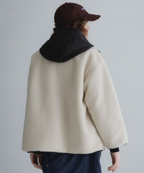 URBAN RESEARCH Sonny Label（アーバンリサーチサニーレーベル）の「リバーシブルボア撥水ショートコート（その他アウター・レディース・アイボリー/ブラック/チャコール・Free）」の8枚目の写真