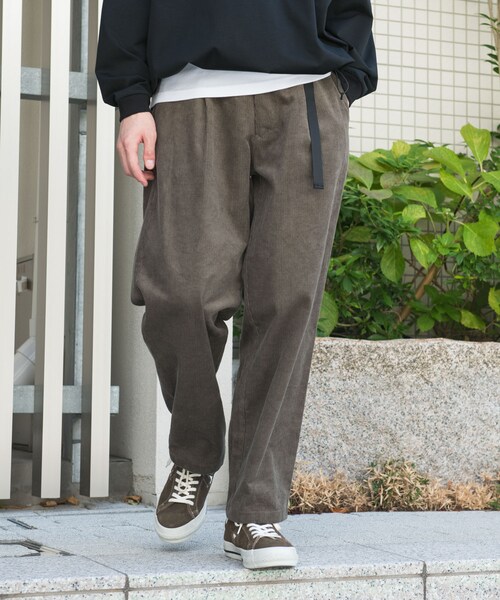 URBAN RESEARCH DOORS（アーバンリサーチドアーズ）の「ウェビングベルトコーデュロイトラウザー（その他パンツ・メンズ・CHARCOAL/MOCHA/TERRACOTTA・S/M/L）」の18枚目の写真