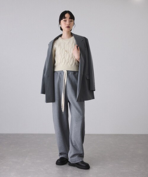 ADAM ET ROPE'(アダムエロペ)の「【サステナブル】ケーブルハーフスリーブニット(ニット/セーター・レディース・チャコール/オフホワイト/イエロー系・F)」の6枚目の写真