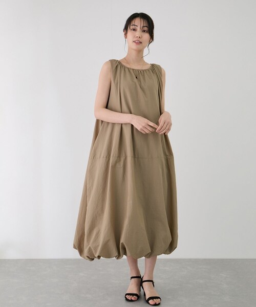 Jayro（ジャイロ）の「ノースリーブバルーンワンピース（ワンピース・レディース・ブラック/ベージュ/カーキ・F）」の16枚目の写真