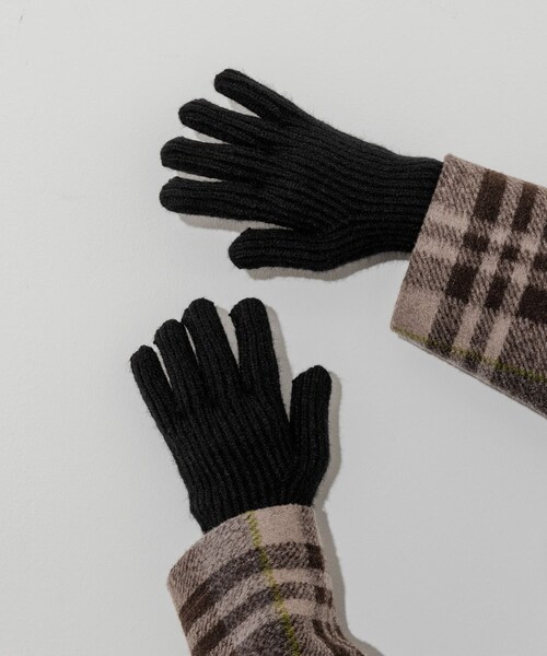SMELLY（スメリー）の「ホールタッチニットグローブ（ベルト・レディース・IVO/BLK/BEG・-）」の2枚目の写真