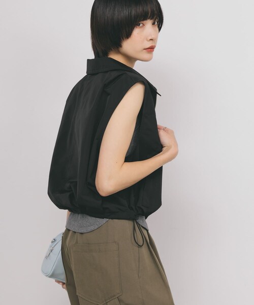 KBF（ケイビーエフ）の「コンパクトバルーンベスト（ベスト・レディース・BLACK/CAMEL・one）」の6枚目の写真