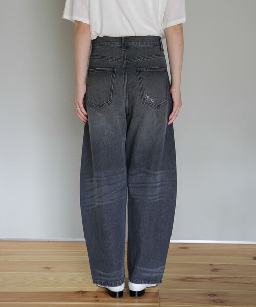 URBAN RESEARCH ROSSO（アーバンリサーチロッソ）の「YENN　CURVED SEAM DENIM PANTS（デニムパンツ・レディース・GRAY・36/38/40）」の5枚目の写真