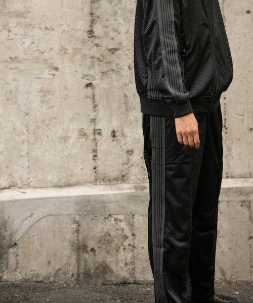URBAN RESEARCH（アーバンリサーチ）の「『別注』Needles×URBS　Track Jacket-Poly Mesh（ブルゾン・メンズ・BLKxPPL/BLKxBLK・S/M/L/XL）」の6枚目の写真