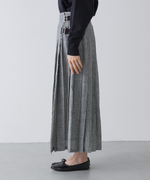 かぐれ（カグレ）の「『別注』O’NEIL OF DUBLIN×かぐれ　LINEN PLEATS SKIRT（スカート・レディース・BLUE/GLEN CHECK・XS）」の13枚目の写真