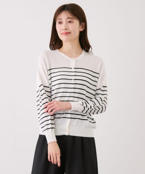 Jayro(ジャイロ)の「ドロップショルダークルーネックカーディガン(ニット/セーター・レディース・ブラック/ホワイト/ホワイト系/ネイビー/ブルー/ブルー系/オレンジ系/イエロー・M)」の2枚目の写真