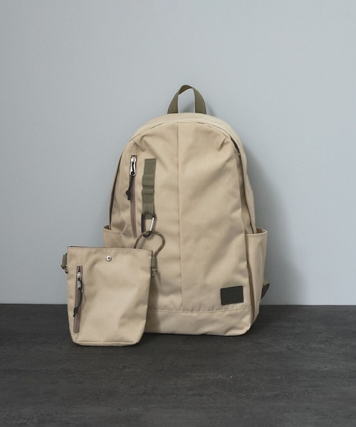 ADAM ET ROPE'（アダムエロペ）の「【WEB限定】[ショルダーバッグ付き・ユニセックスで使える・軽量・A4対応・大容量]バックパック 4（バックパック/リュック・レディース・ブラック/グレー/グレー系/キナリ/ダークブラウン/ネイビー/ベージュ/ブルー・F）」の6枚目の写真