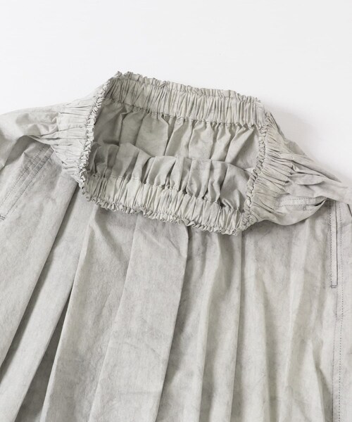 URBAN RESEARCH（アーバンリサーチ）の「Nomat　Cotton Shirring Skirt（スカート・レディース・Pearl Gray/OliveGreen・1）」の7枚目の写真