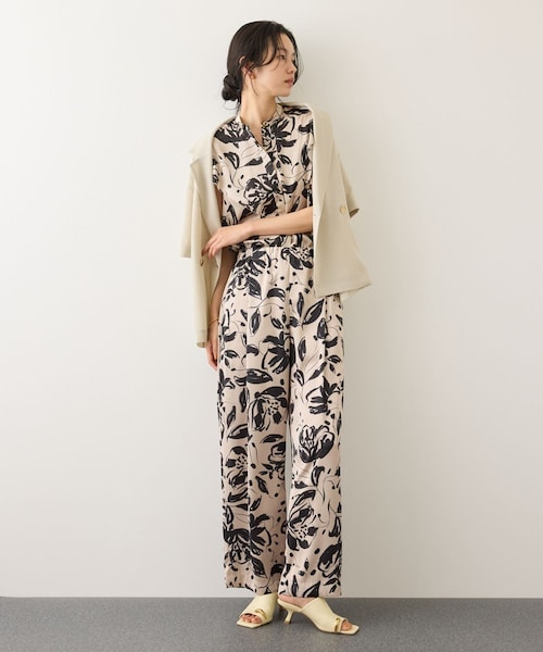 ROPE'（ロペ）の「【DEVEAUX(デヴォー)】フラワープリントドレープカラーブラウス/セットアップ対応（シャツ/ブラウス・レディース・ブラック系/ベージュ系・F）」の13枚目の写真