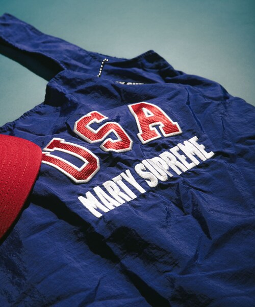 URBAN RESEARCH(アーバンリサーチ)の「URBAN RESEARCH×MARTY SUPREME×A24 US LOGO NYLON BAG(トートバッグ・メンズ・WHITE/BLUE・Free)」の2枚目の写真