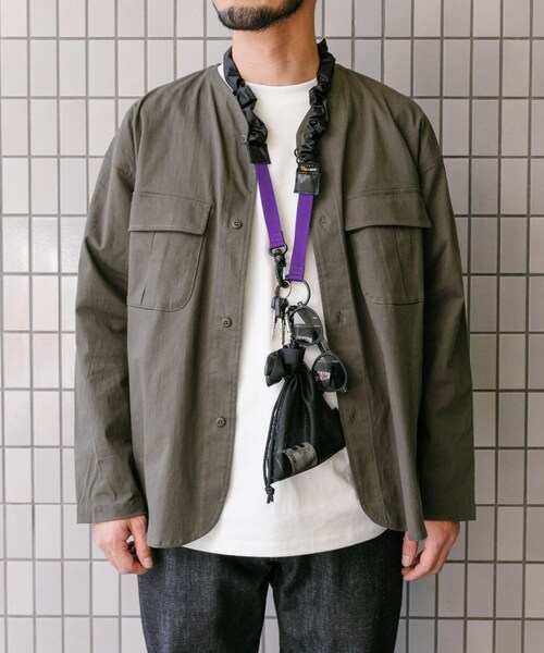 ITEMS URBANRESEARCH（アイテムズ アーバンリサーチ）の「【一部WEB限定カラー】ユーティリティループベルト（ショルダーバッグ・メンズ・BLACKxPPL/BLACK/LEMON/GREIGE/GREIGExWH/BLACKxKHK・one）」の5枚目の写真