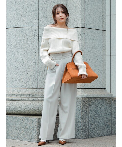 dazzlin（ダズリン）の「【久間田琳加コラボ】サイドベルトストレートスラックスパンツ（スラックス・レディース・アイボリー/チャコールグレー・S/M）」の8枚目の写真