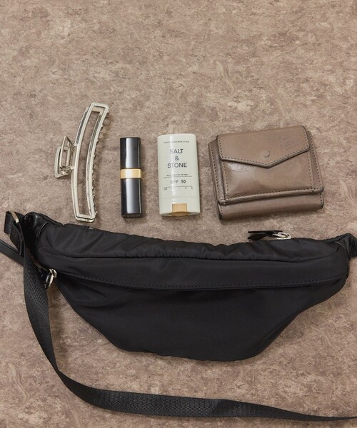 ADAM ET ROPE'（アダムエロペ）の「ミニボディーバッグ/撥水（ボディバッグ/ウエストポーチ・レディース・ブラック・F）」の3枚目の写真