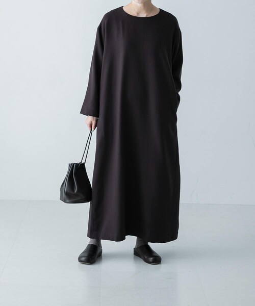 かぐれ(カグレ)の「WIRROW Botany wool dress(ワンピース・レディース・Mauve gray/Dark brown・1)」の3枚目の写真