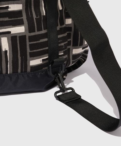 ADAM ET ROPE'（アダムエロペ）の「【ENGINEERED GARMENTS/エンジニアド ガーメンツ】UL 3 Way Bag - CL Tile Print Canvas（バックパック/リュック・メンズ・ブラック・F）」の7枚目の写真