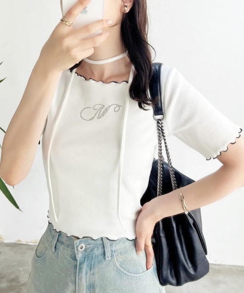 one after another NICE CLAUP（ワンアフターアナザーナイスクラップ）の「チョーカー付き/ストーンロゴテレコトップス（Tシャツ/カットソー・レディース・オフホワイト/ピンク/グレー/レッド/ホワイト系その他/ブラック系その他・FREE）」の2枚目の写真