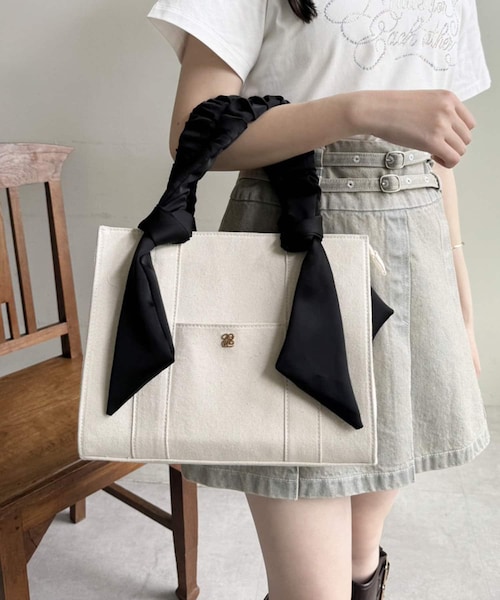 one after another NICE CLAUP（ワンアフターアナザーナイスクラップ）の「【SNSで話題】ギャザーハンドルトート（バッグ・レディース・ホワイト系その他/アイボリー/ピンク/ブラック・FREE）」の2枚目の写真