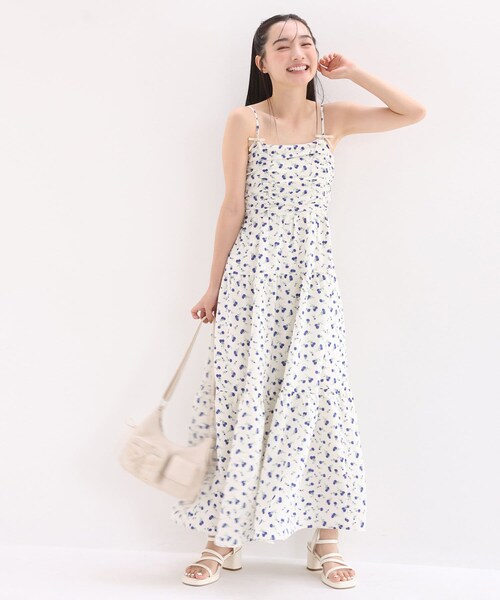 one after another NICE CLAUP(ワンアフターアナザーナイスクラップ)の「ヘアクリップリボン付き/ティアードキャミワンピース(ワンピース/ドレス・レディース・オフホワイト/ホワイト系その他/レッド/ブラック系その他・FREE)」の2枚目の写真