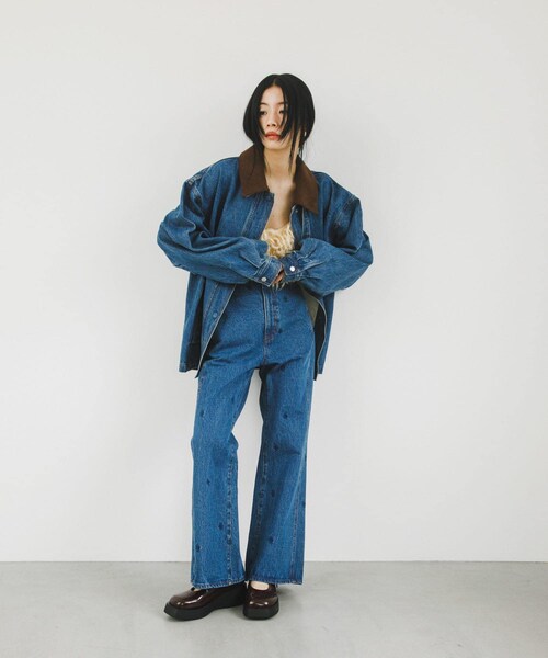 KBF（ケイビーエフ）の「シームポケットフレアデニム（デニムパンツ・レディース・L.BLUE/BLUE/L.BLUE刺繍/BLUE刺繍・36/38）」の20枚目の写真