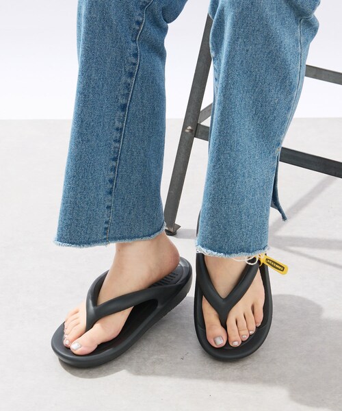 RIVE DROITE（リヴドロワ）の「【TAW&TOE（トーアンドトー）】トングサンダル（シューズ・レディース・サンドベージュ/ブラック・S/XS）」の2枚目の写真