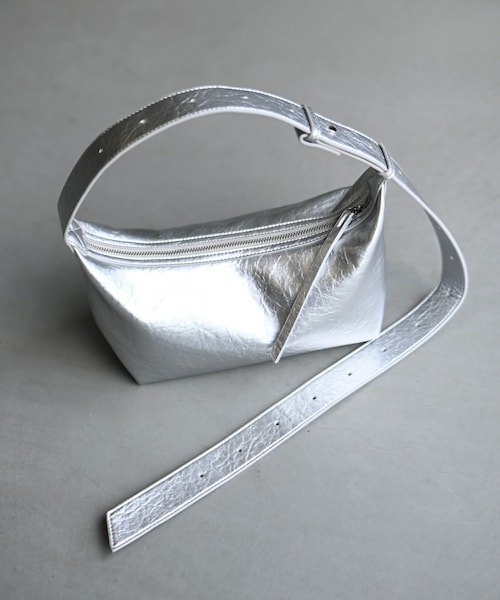 Marient（マリエント）の「シックムードクロスBAG（ショルダーバッグ・レディース・ホワイト/シルバー/ブラック・FREE）」の3枚目の写真